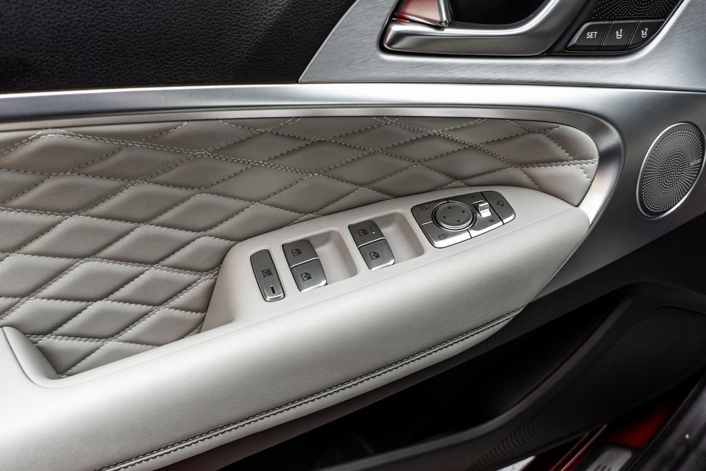 Used 2020 Genesis G70 3.3T w/ Prestige Package image 18