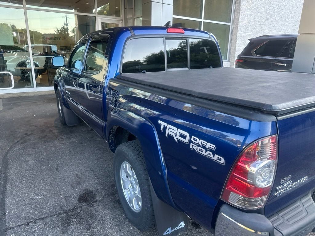 Used 2015 Toyota Tacoma 4x4 Double Cab w/ TRD Off-Road Package image 4