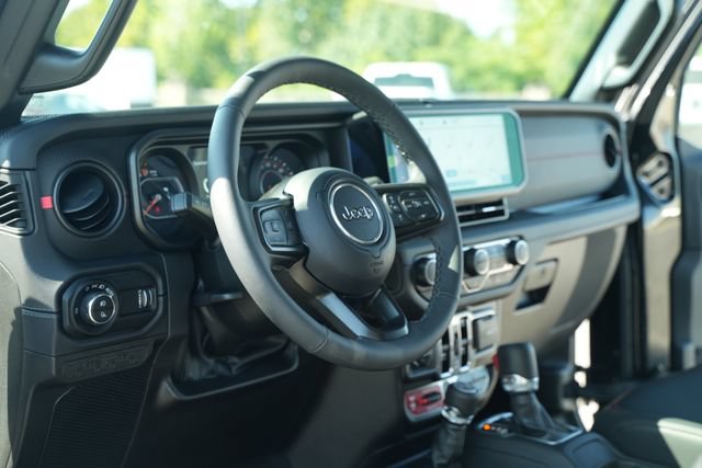 Used 2025 Jeep Gladiator Rubicon AWD/4WD image 26