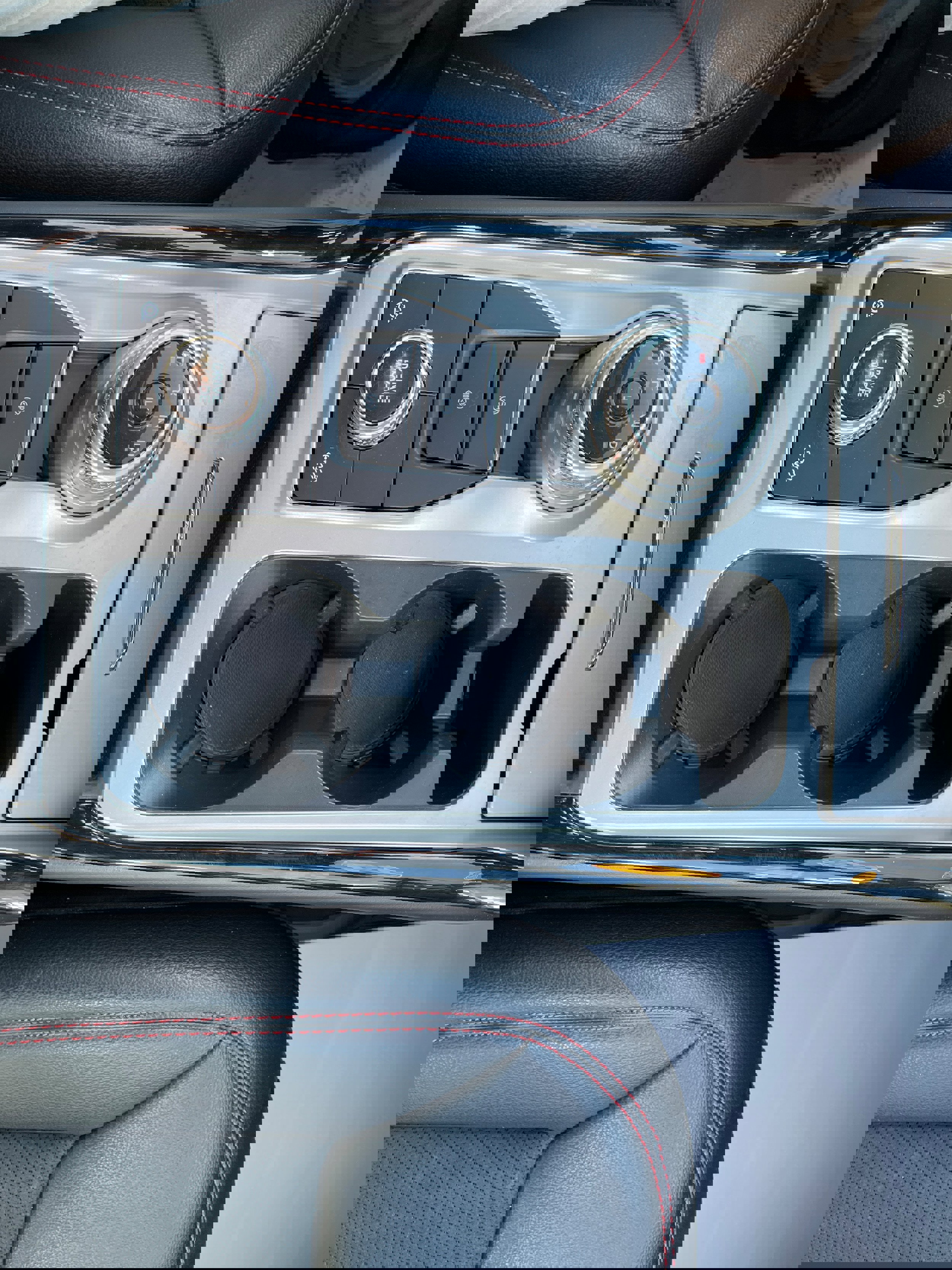 Used 2022 Ford Explorer ST-Line w/ Class IV Trailer Tow Package image 25