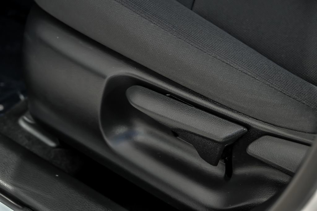 Used 2022 Toyota Corolla LE FWD image 19