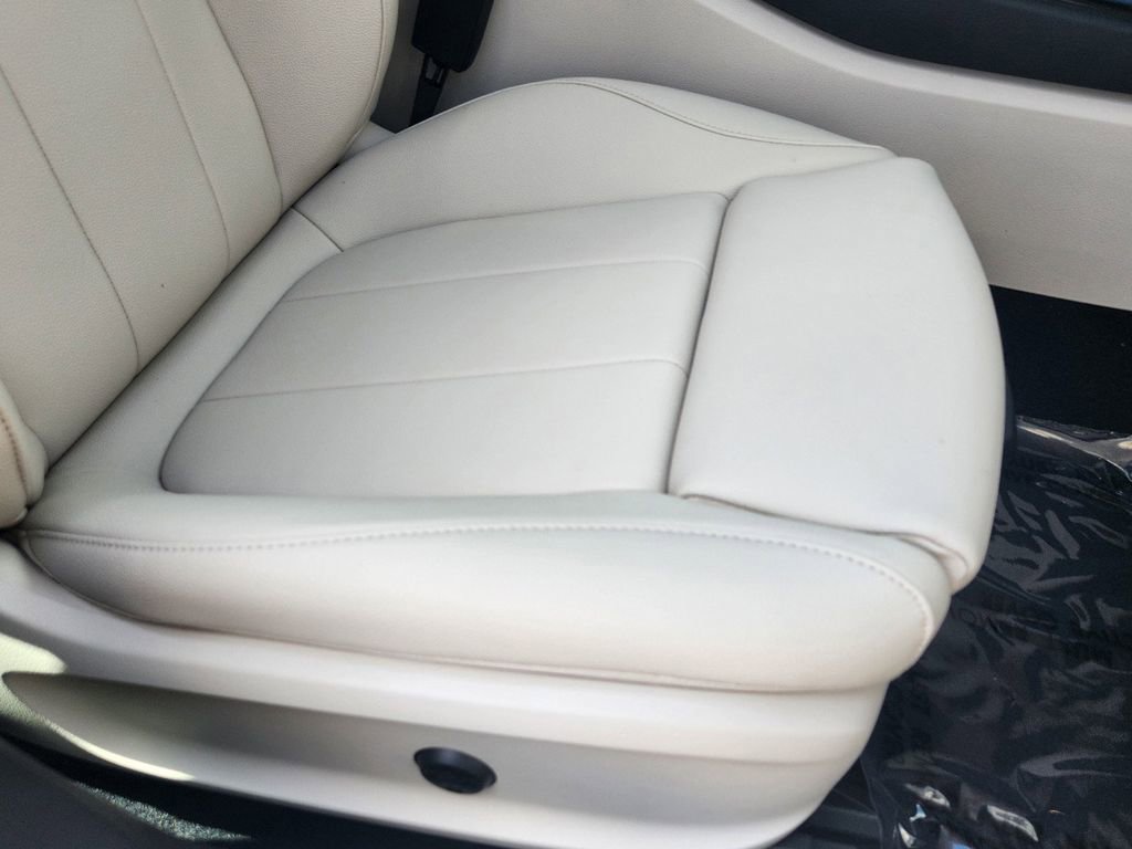 New 2025 Mercedes-Benz CLA 250 4MATIC image 16