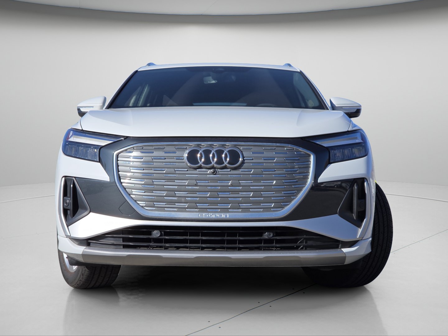 Used 2023 Audi Q4 e-tron Premium Plus w/ Premium Plus AWD/4WD image 3