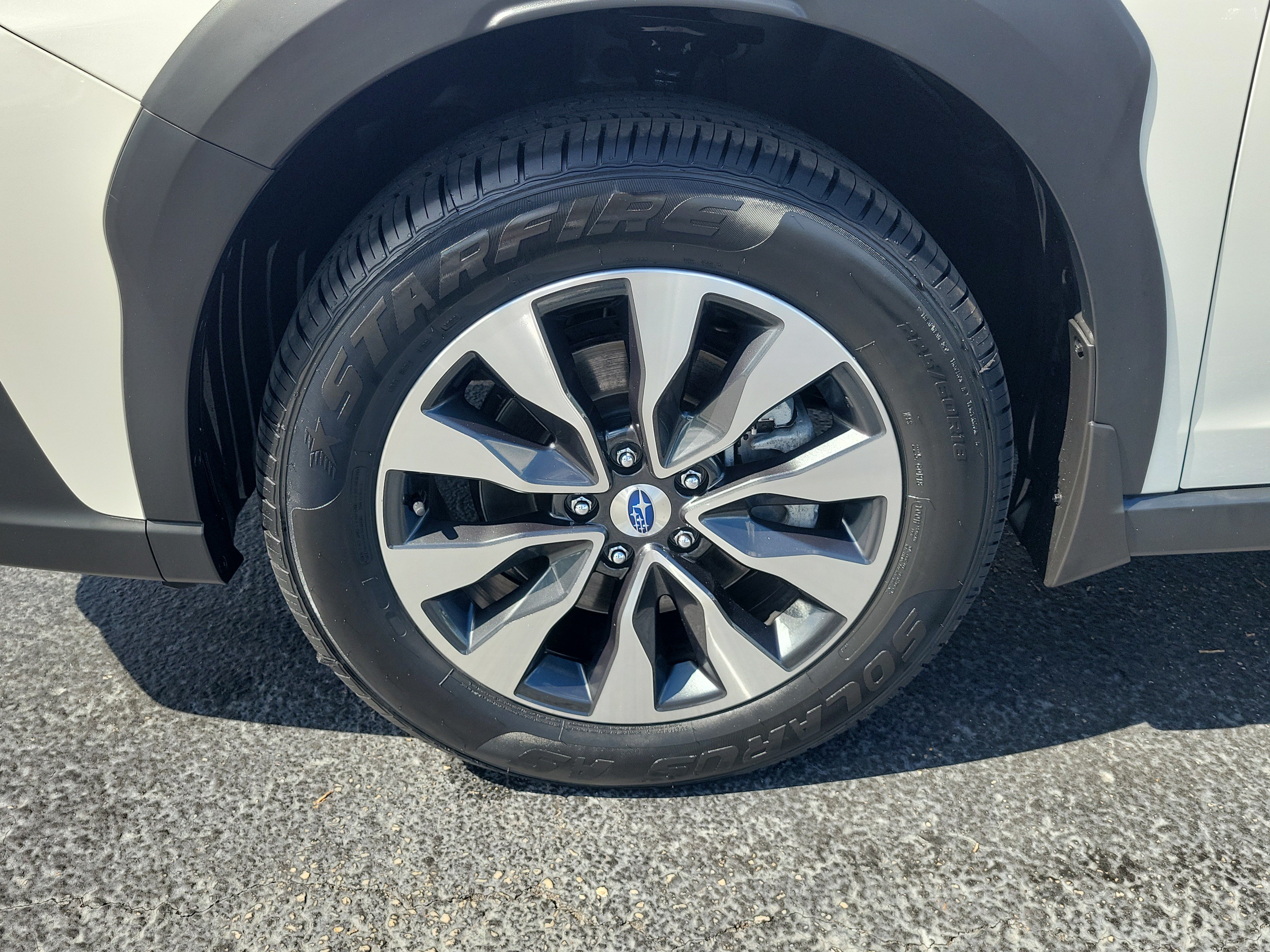 Used 2023 Subaru Outback Touring AWD/4WD image 5