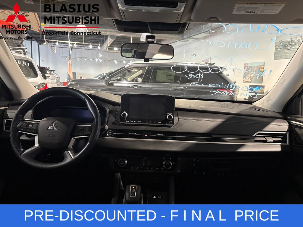 Used 2025 Mitsubishi Outlander ES AWD/4WD image 33