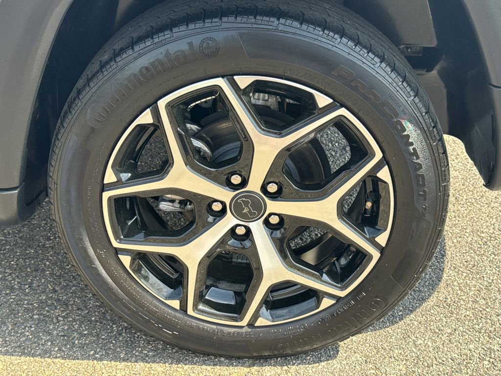 Used 2025 Jeep Compass Limited image 19