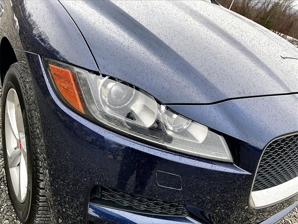 Used 2019 Jaguar F-PACE Premium image 26