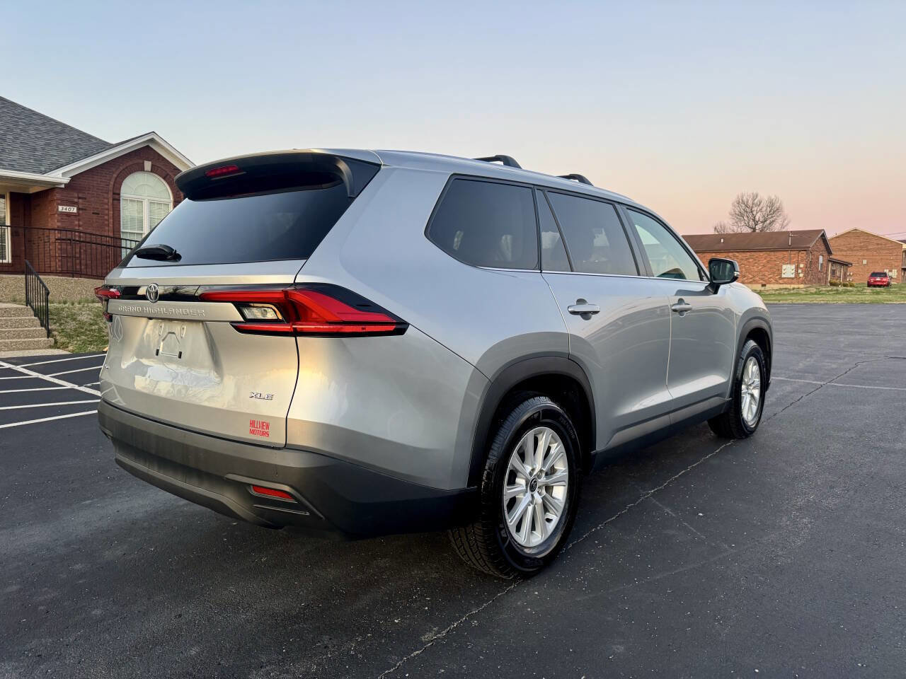 Used 2024 Toyota Grand Highlander AWD image 6