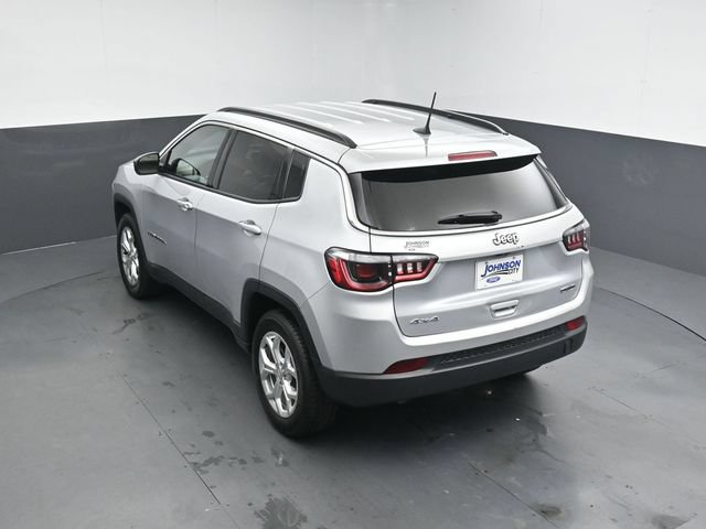 Used 2024 Jeep Compass Latitude AWD/4WD image 20