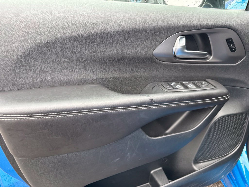 Used 2026 Chrysler Pacifica Select FWD image 21