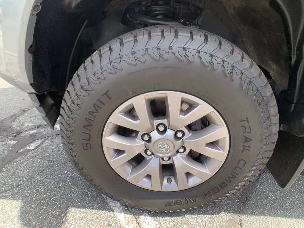 Used 2017 Toyota Tacoma SR5 w/ Tow Package AWD/4WD image 32