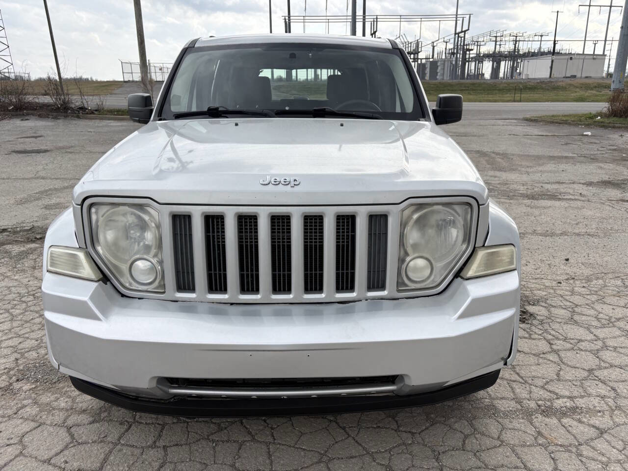 Used 2010 Jeep Liberty Sport AWD/4WD image 4