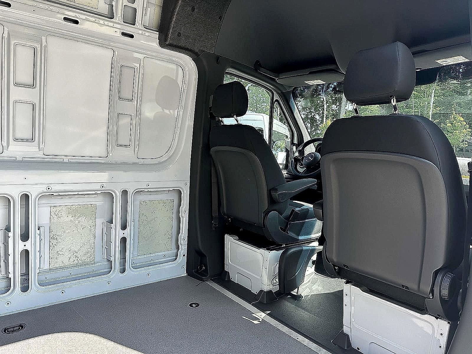 New 2025 Mercedes-Benz Sprinter 2500 image 9