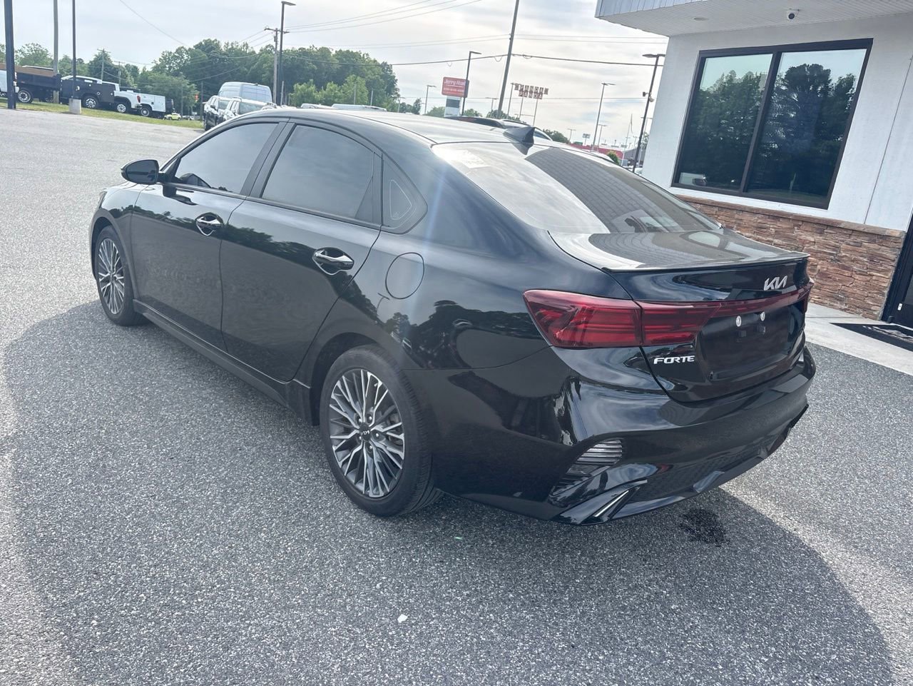 Used 2023 Kia Forte GT-Line w/ GT-Line Premium Package FWD image 6