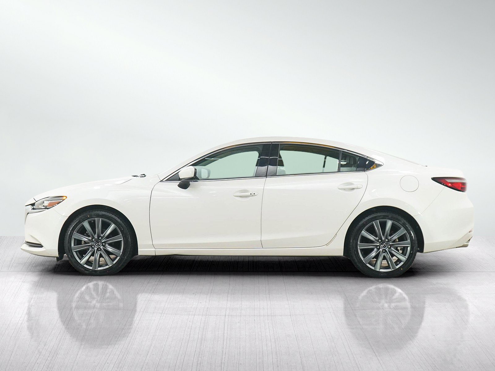 Used 2018 MAZDA MAZDA6 Touring FWD image 2
