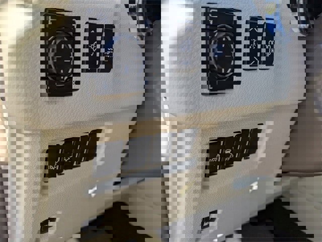 Used 2016 Lexus GX 460 w/ Premium Package image 23