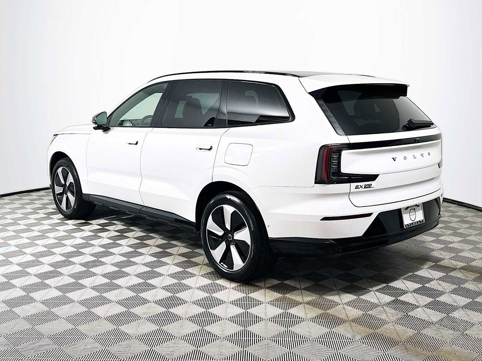 Used 2025 Volvo EX90 Plus image 5