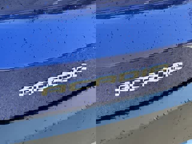 Used 2023 GMC Acadia SLE w/ Driver Convenience Package image 19