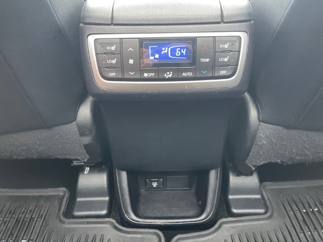 Used 2014 Toyota Highlander Limited Platinum AWD/4WD image 24