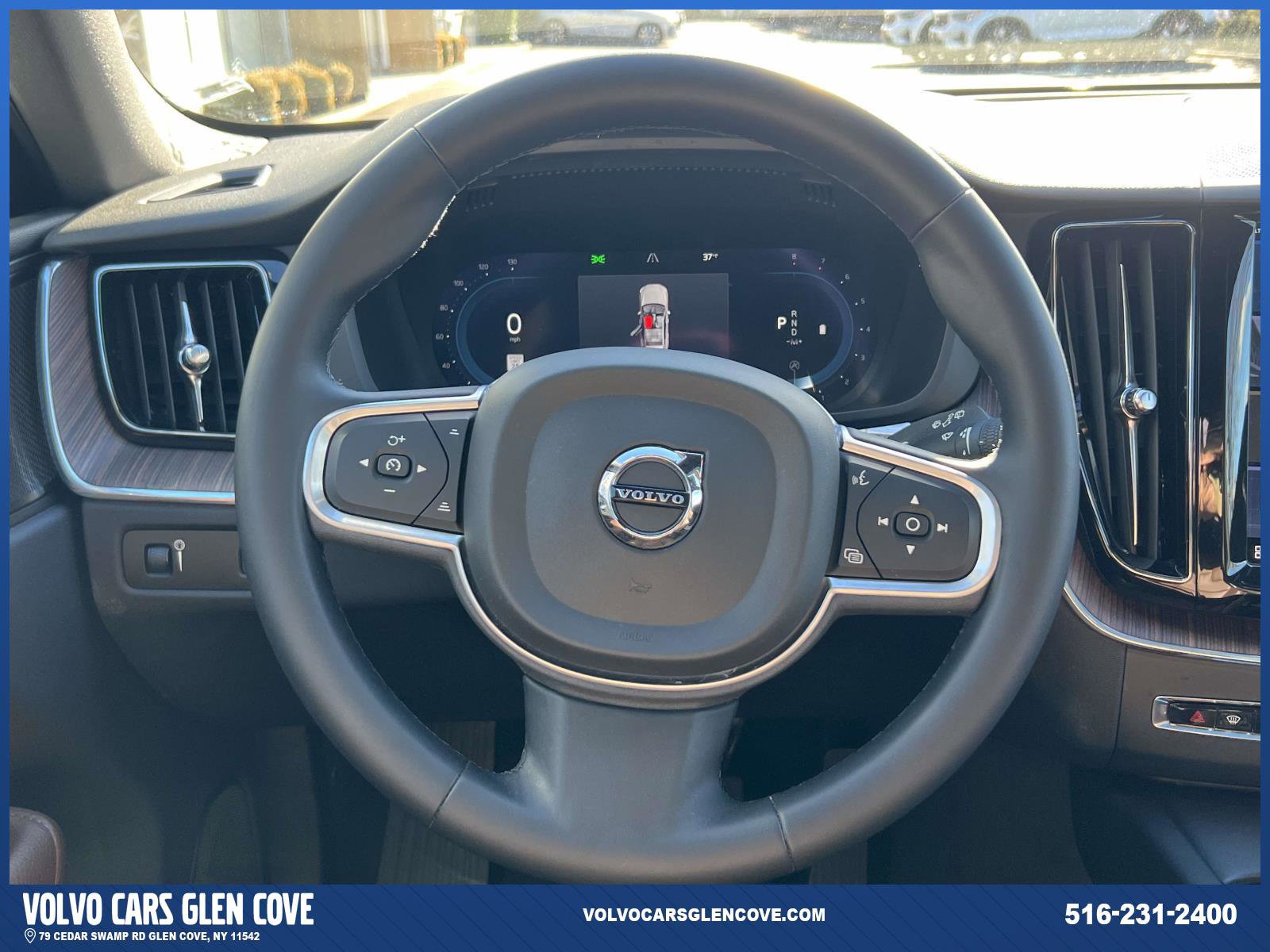 Used 2022 Volvo XC60 B5 Momentum w/ Climate Package image 13