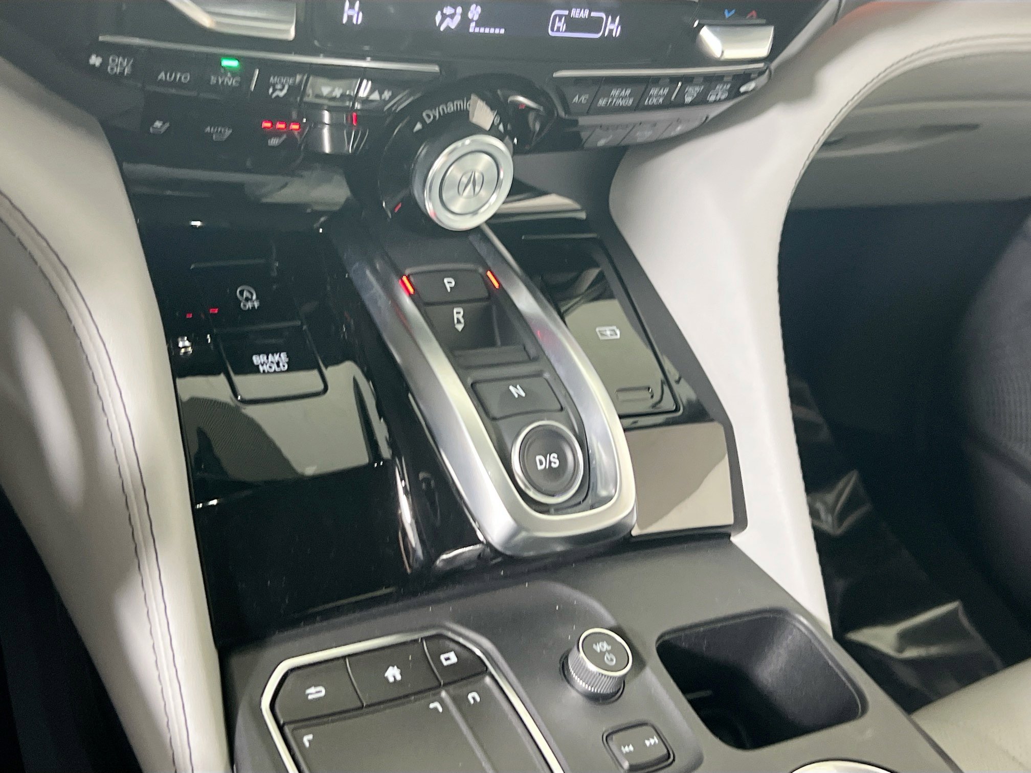 Used 2022 Acura MDX SH-AWD w/ Advance Package image 17