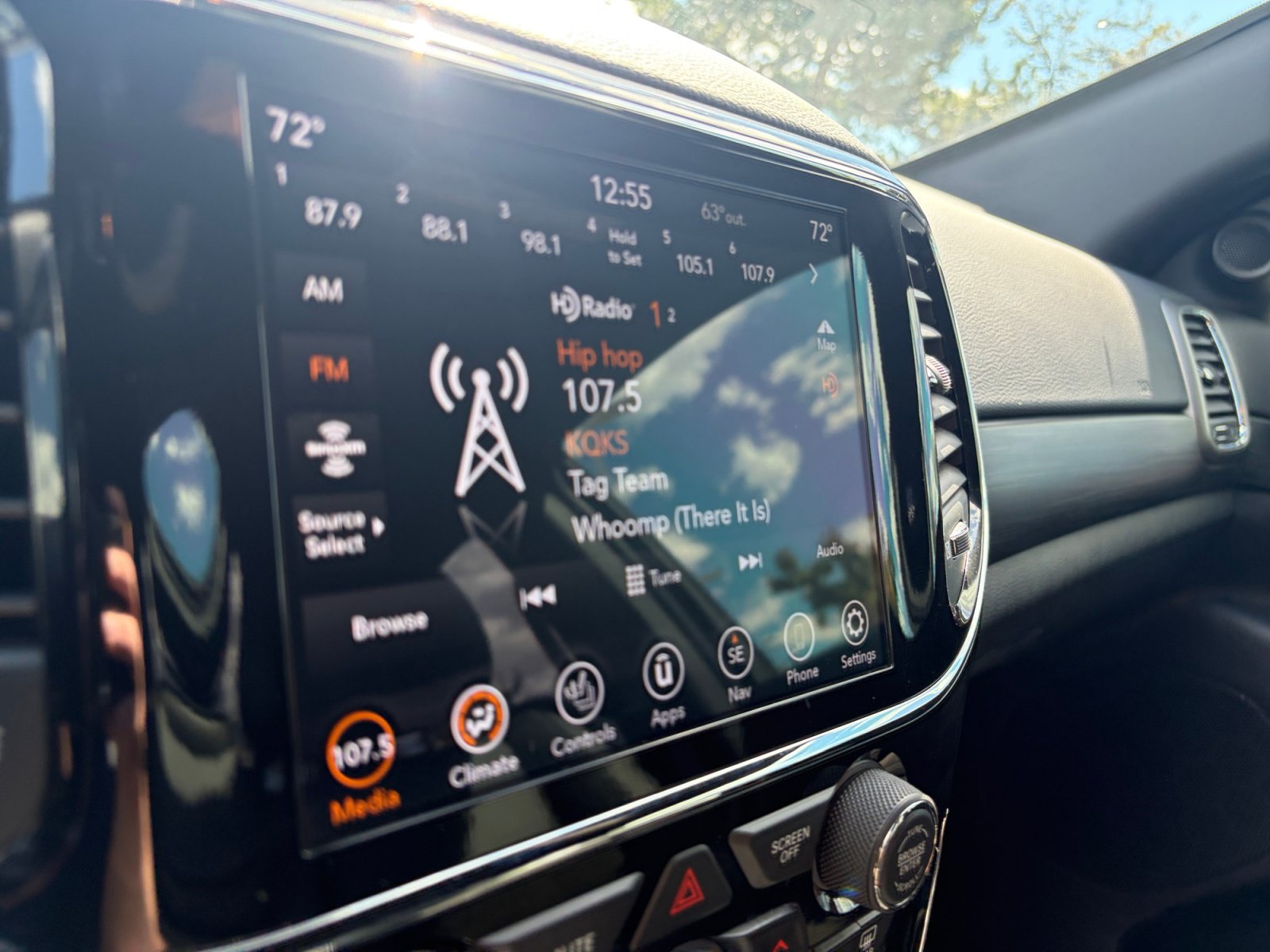 Used 2020 Jeep Grand Cherokee Altitude AWD/4WD image 21