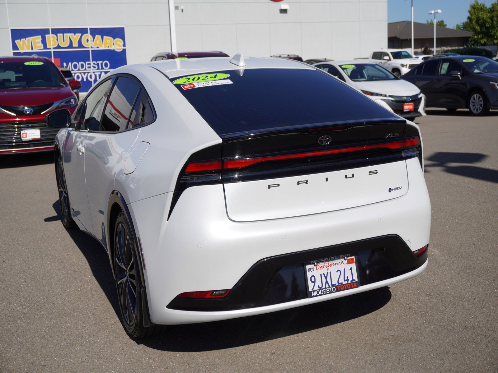 Used 2024 Toyota Prius XLE AWD/4WD image 9