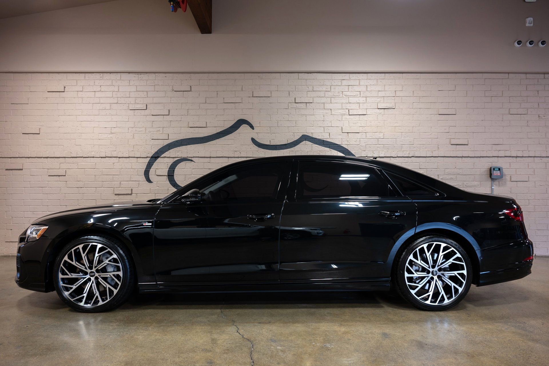 Used 2023 Audi A8 L 3.0T w/ Luxury Package image 9