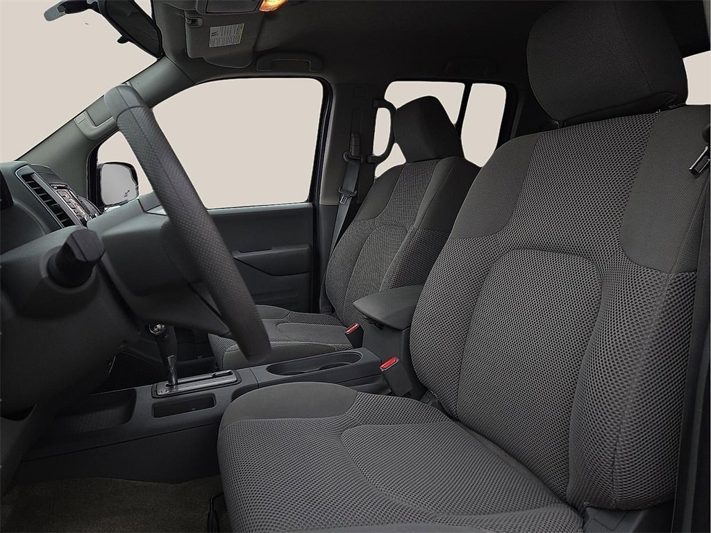 Used 2018 Nissan Frontier SV image 12