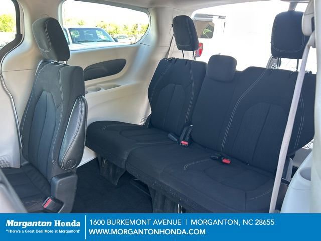 Used 2023 Chrysler Voyager LX FWD image 28