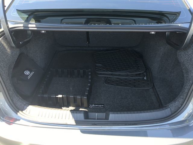 Used 2022 Volkswagen Jetta SE image 12