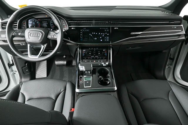 New 2025 Audi Q8 Premium image 16
