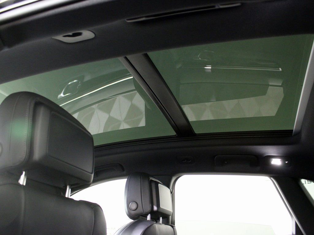 Certified 2026 Porsche Macan image 20