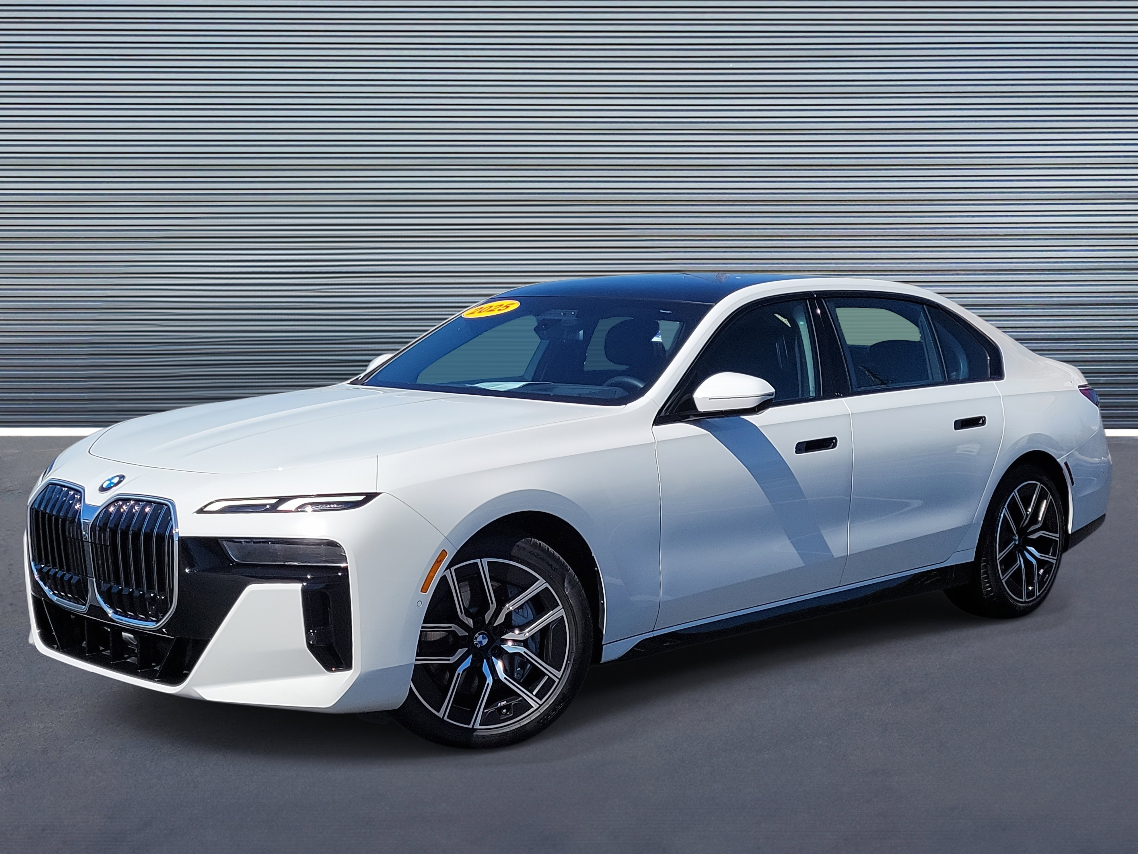 Used 2025 BMW 740i image 1