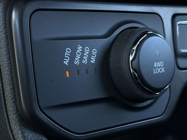 Used 2023 Jeep Renegade Latitude image 30
