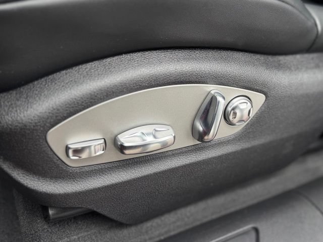 New 2026 Porsche Macan AWD/4WD image 16