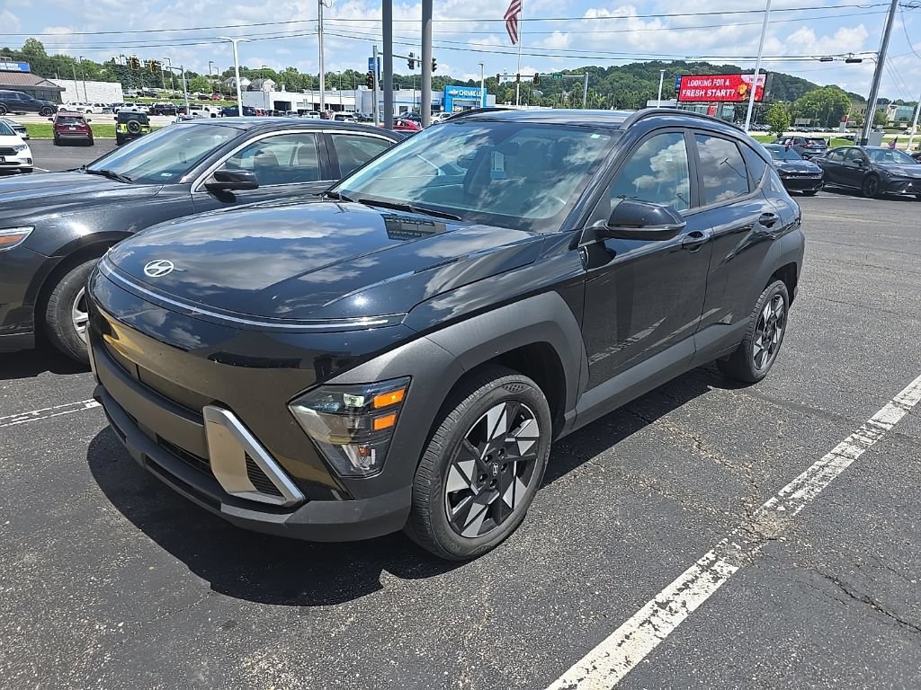 Used 2024 Hyundai Kona SEL w/ Convenience Package AWD/4WD image 2
