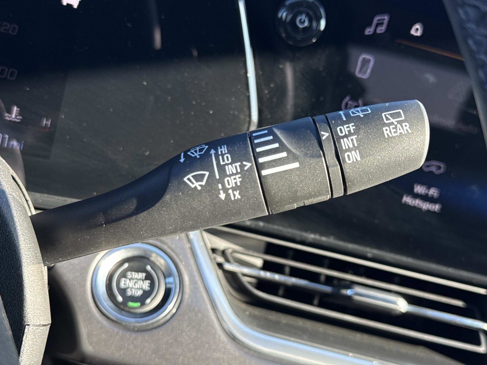 Used 2024 Chevrolet Trax ACTIV w/ Sunroof Package image 11