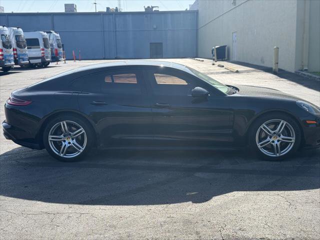 Used 2018 Porsche Panamera 4 w/ Premium Package AWD/4WD image 8