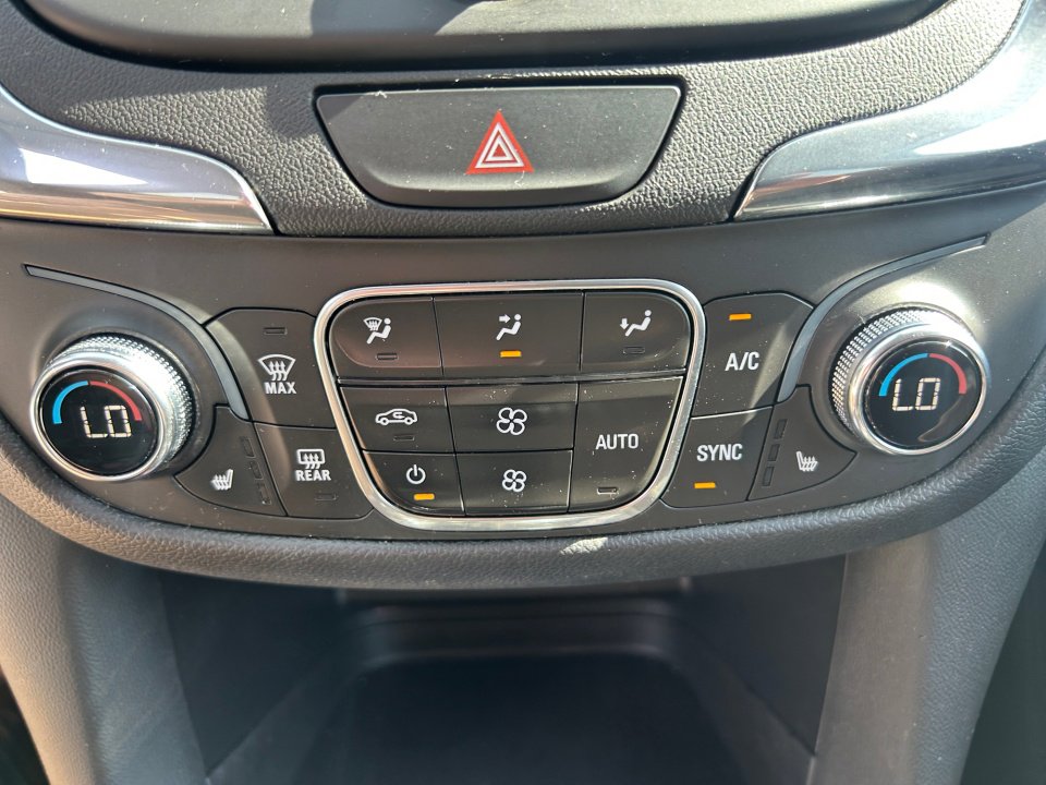 Used 2020 Chevrolet Equinox LT FWD image 18