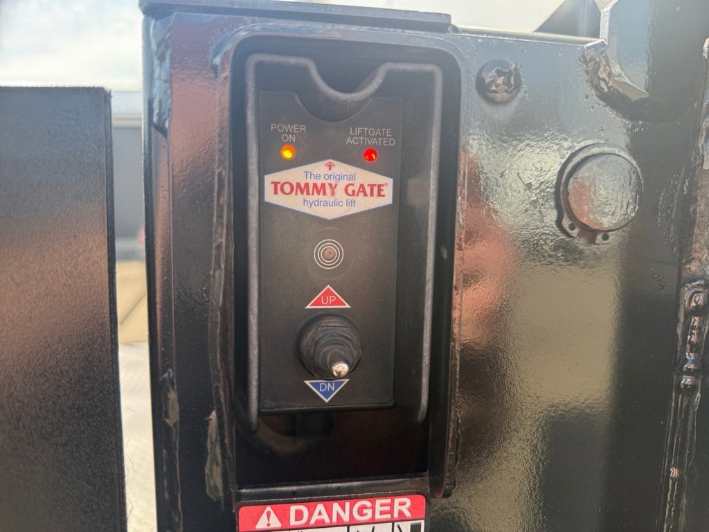 Used 2016 Ford E-350 and Econoline 350 Super Duty image 11