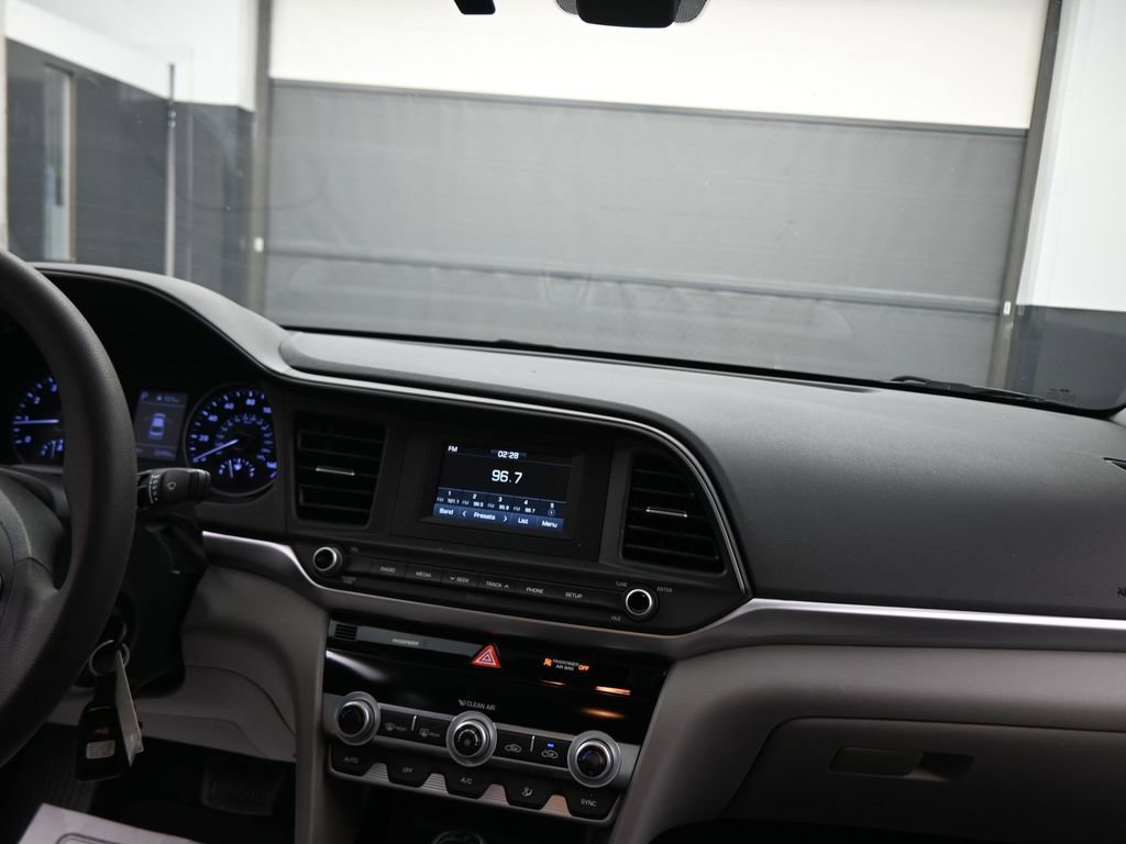 Used 2020 Hyundai Elantra SE FWD image 47