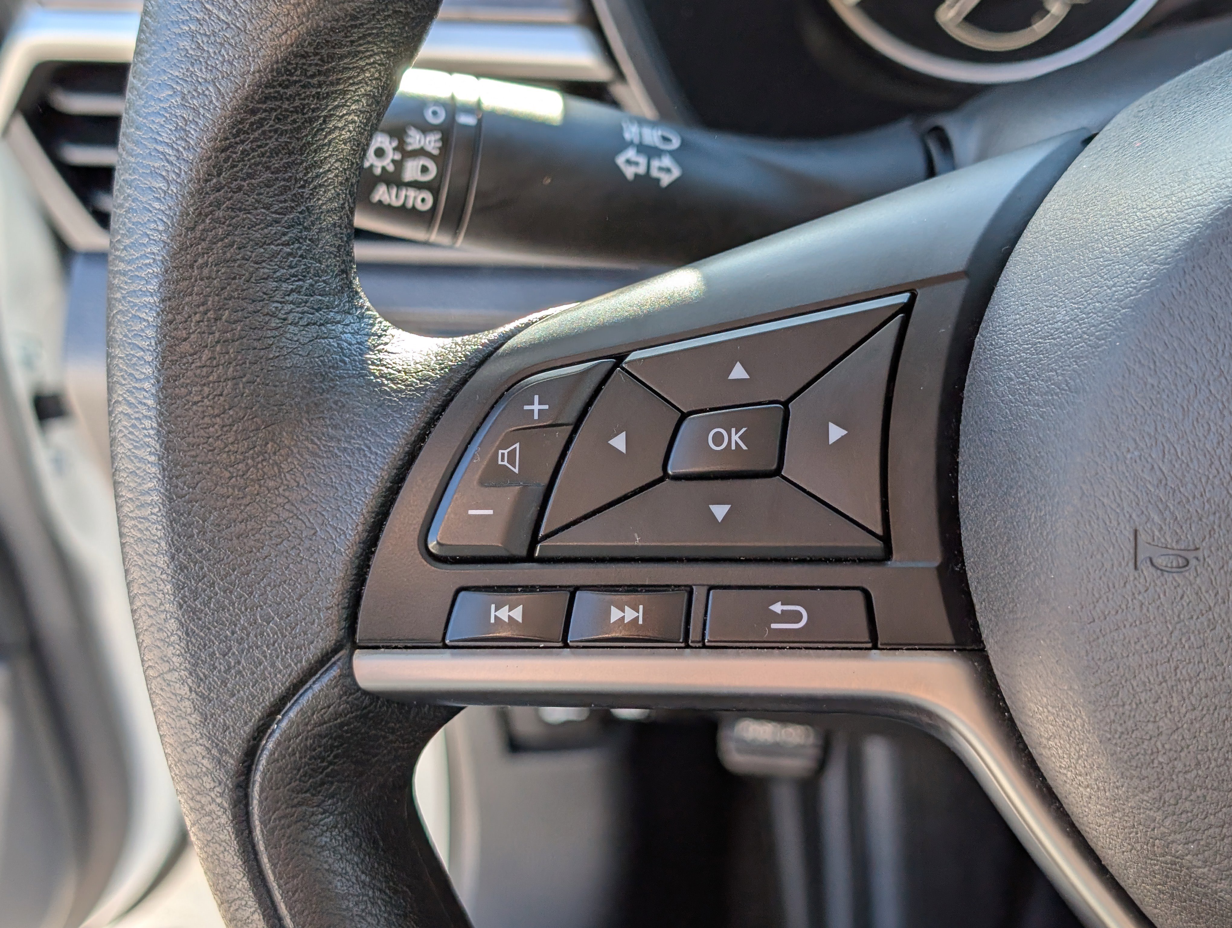 Used 2024 Nissan Altima 2.5 SV image 21