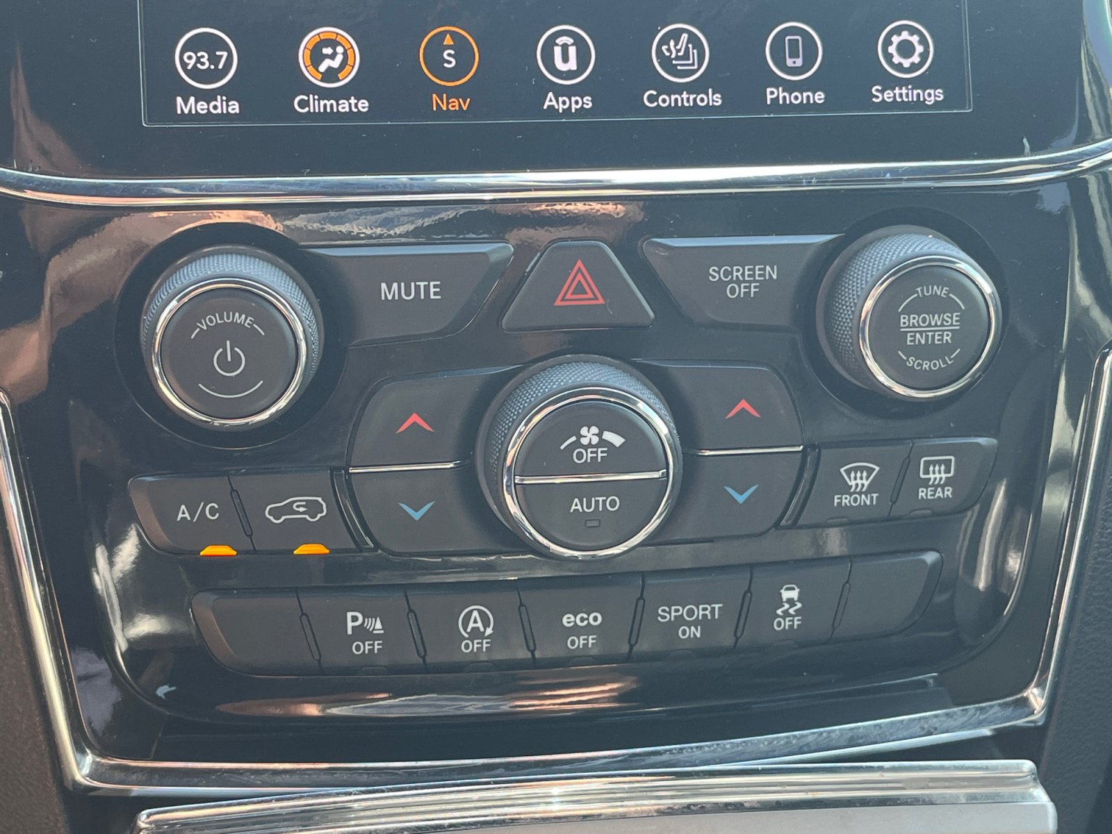 Used 2020 Jeep Grand Cherokee Limited w/ Premium Lighting Group RWD image 25