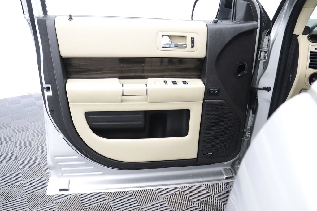 Used 2019 Ford Flex SEL w/ Equipment Group 202A AWD/4WD image 15
