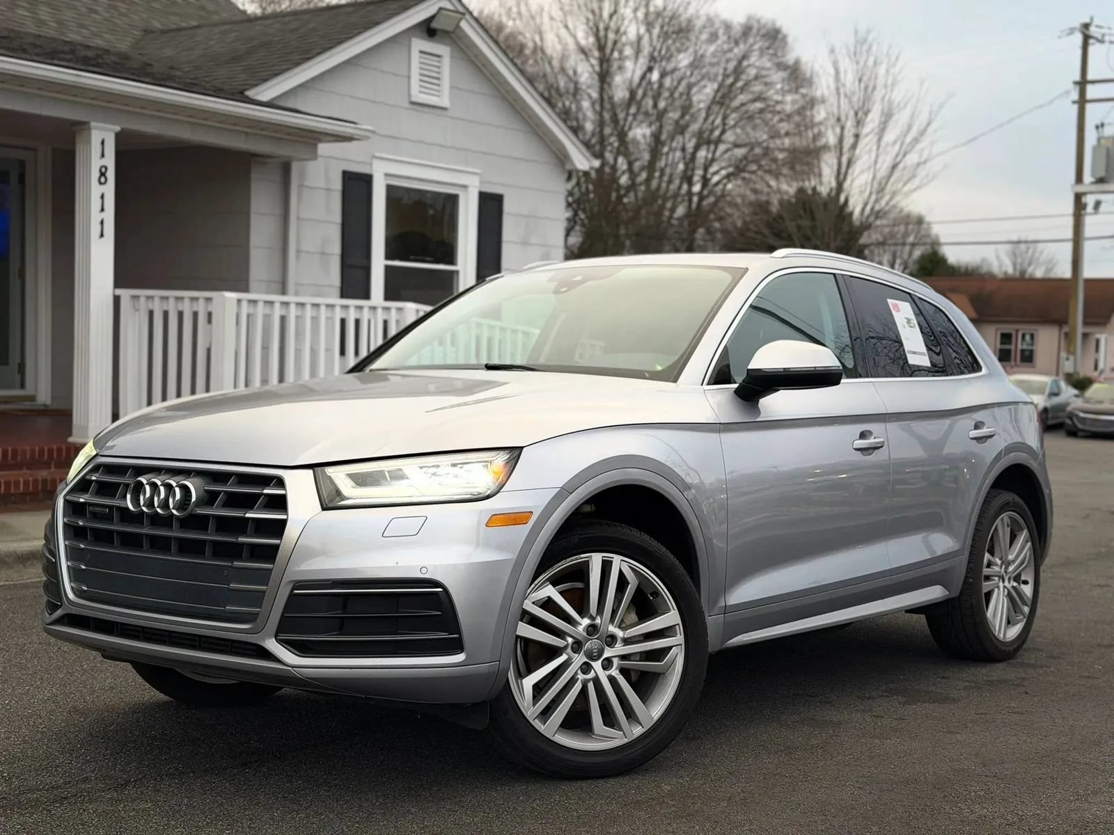 Used 2018 Audi Q5 2.0T Premium Plus w/ Premium Plus Package AWD/4WD image 2