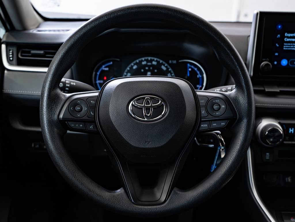 Used 2025 Toyota RAV4 LE AWD/4WD image 38