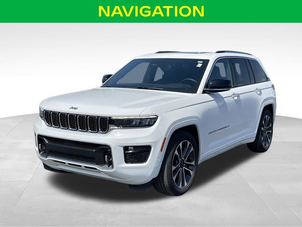 Used 2023 Jeep Grand Cherokee Overland w/ Luxury Tech Group IV AWD/4WD image 4