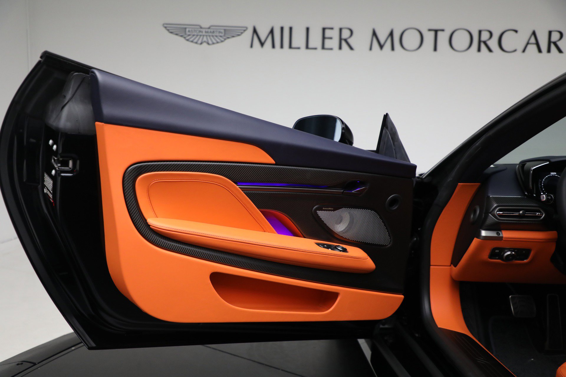 New 2025 Aston Martin Vanquish image 16