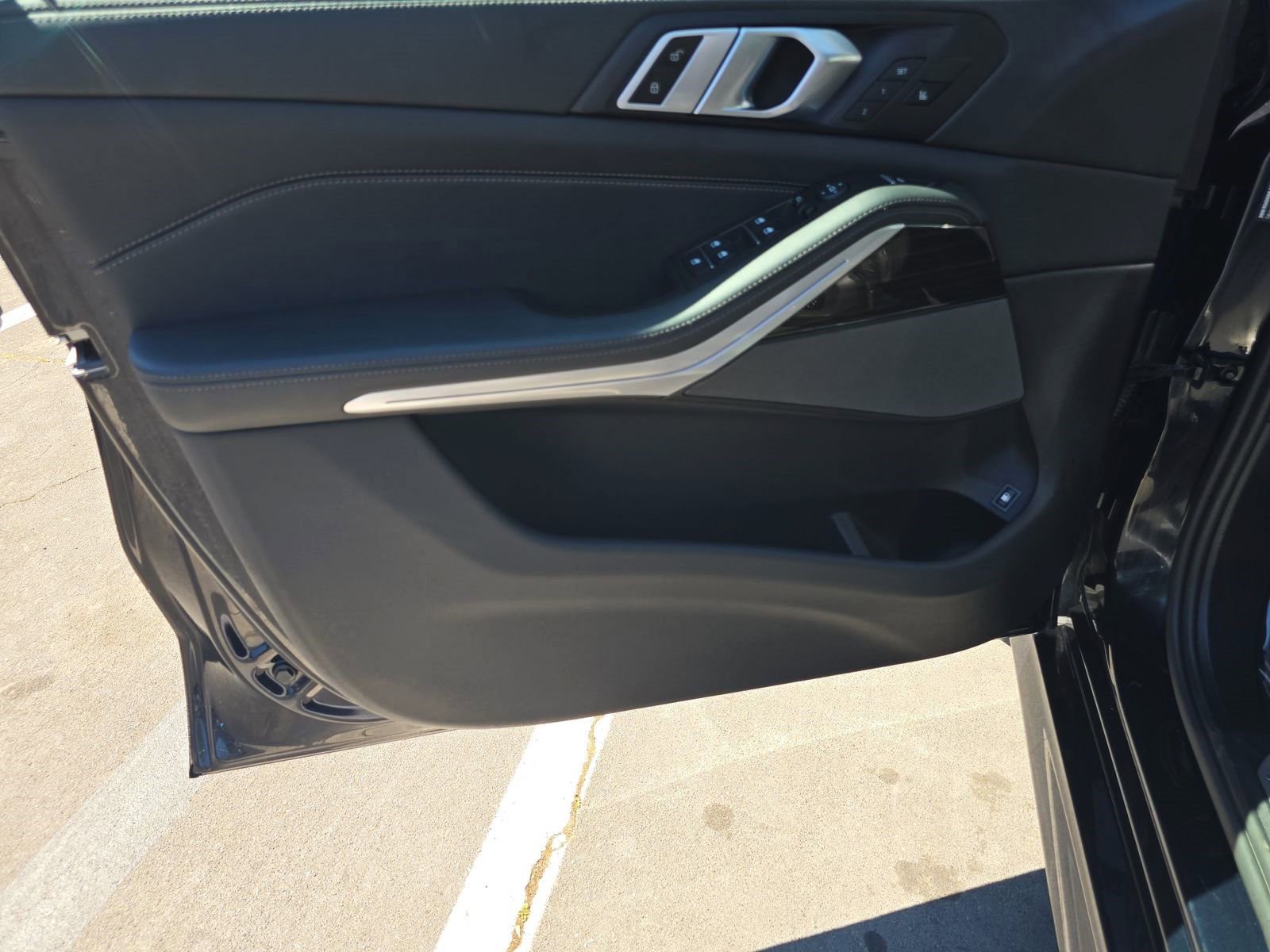 Used 2024 BMW X5 xDrive50e w/ M Sport Package image 12